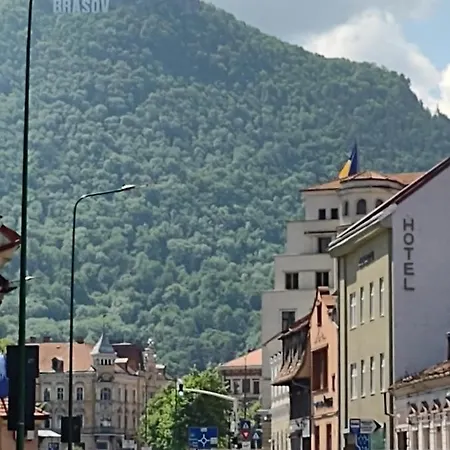 Piata Sfatului Brassai - Annastasia's Апартаменты