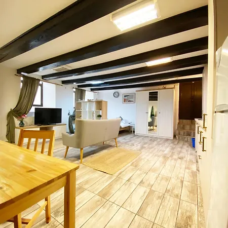 Piata Sfatului Brassai - Annastasia's