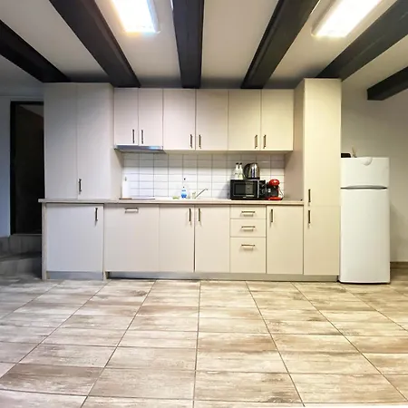 Piata Sfatului Brassai - Annastasia's * Брашов