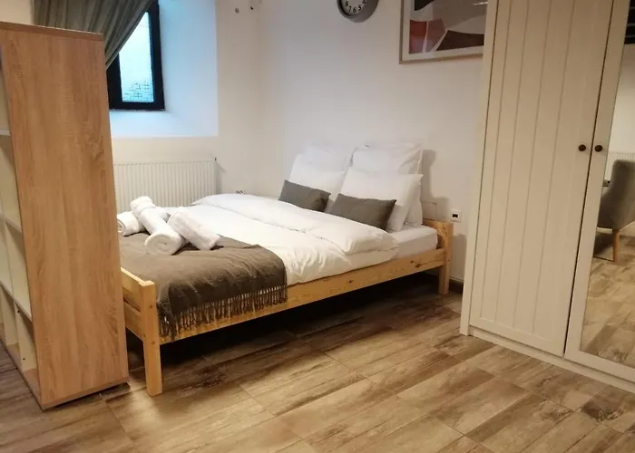 Piata Sfatului Brassai - Annastasia's Apartment *