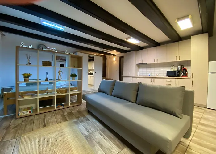 Piata Sfatului Brassai - Annastasia's Apartment *