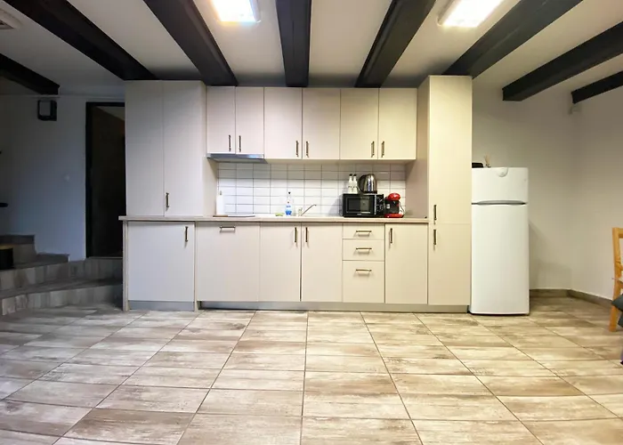 Piata Sfatului Brassai - Annastasia's * Брашов